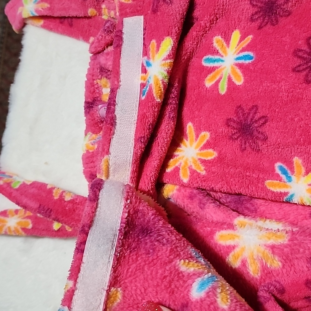 BED & BATH 🛁 COLLECTION CAROL'S.  BATH ROBE. - Picture 4 of 9